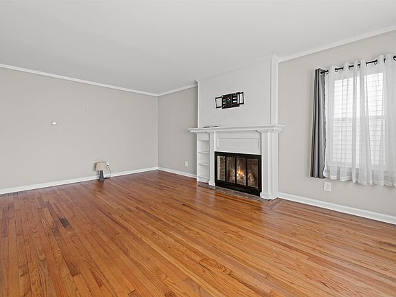 3rd image of 25208 Comfort St