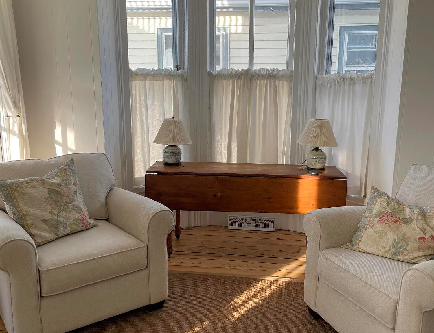 5 bed, 2184 sqft, $5,500 — Photo 4