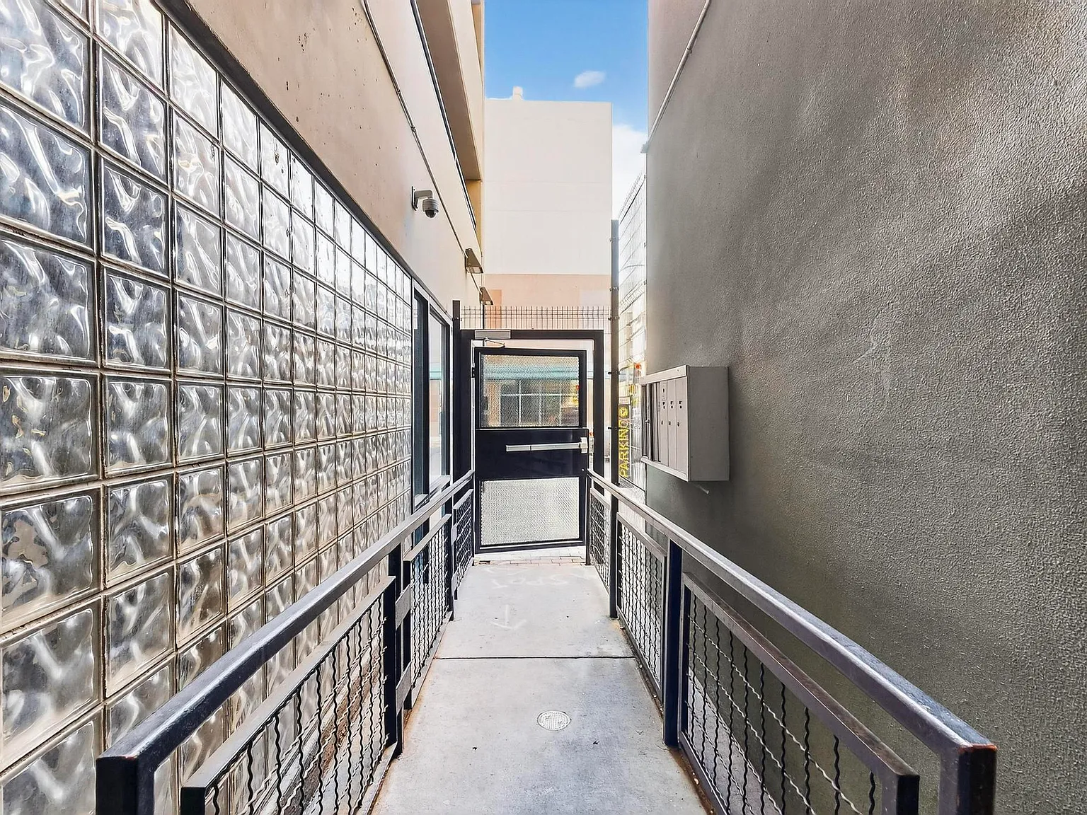 220 Copper Ave NW — Photo 4