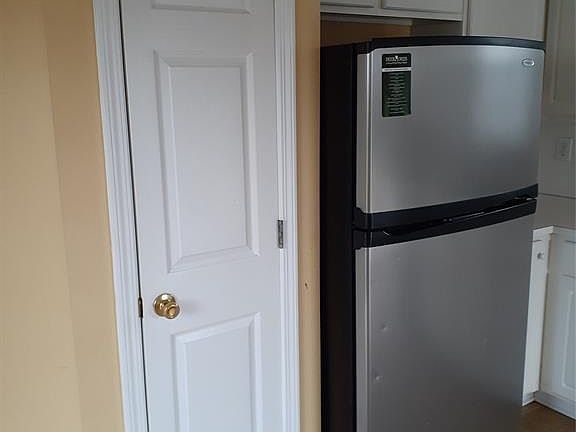 3rd image of 8848 Stoneridge Pl