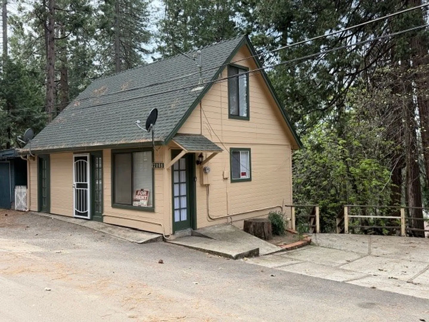 Charming 2Bedroom LoftStyle Home in the Heart of Twain Harte — Photo 1
