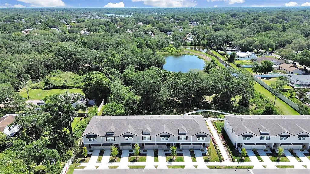 3 bed, 2.5 bath, 1525 sqft, $2,150 — Photo 3
