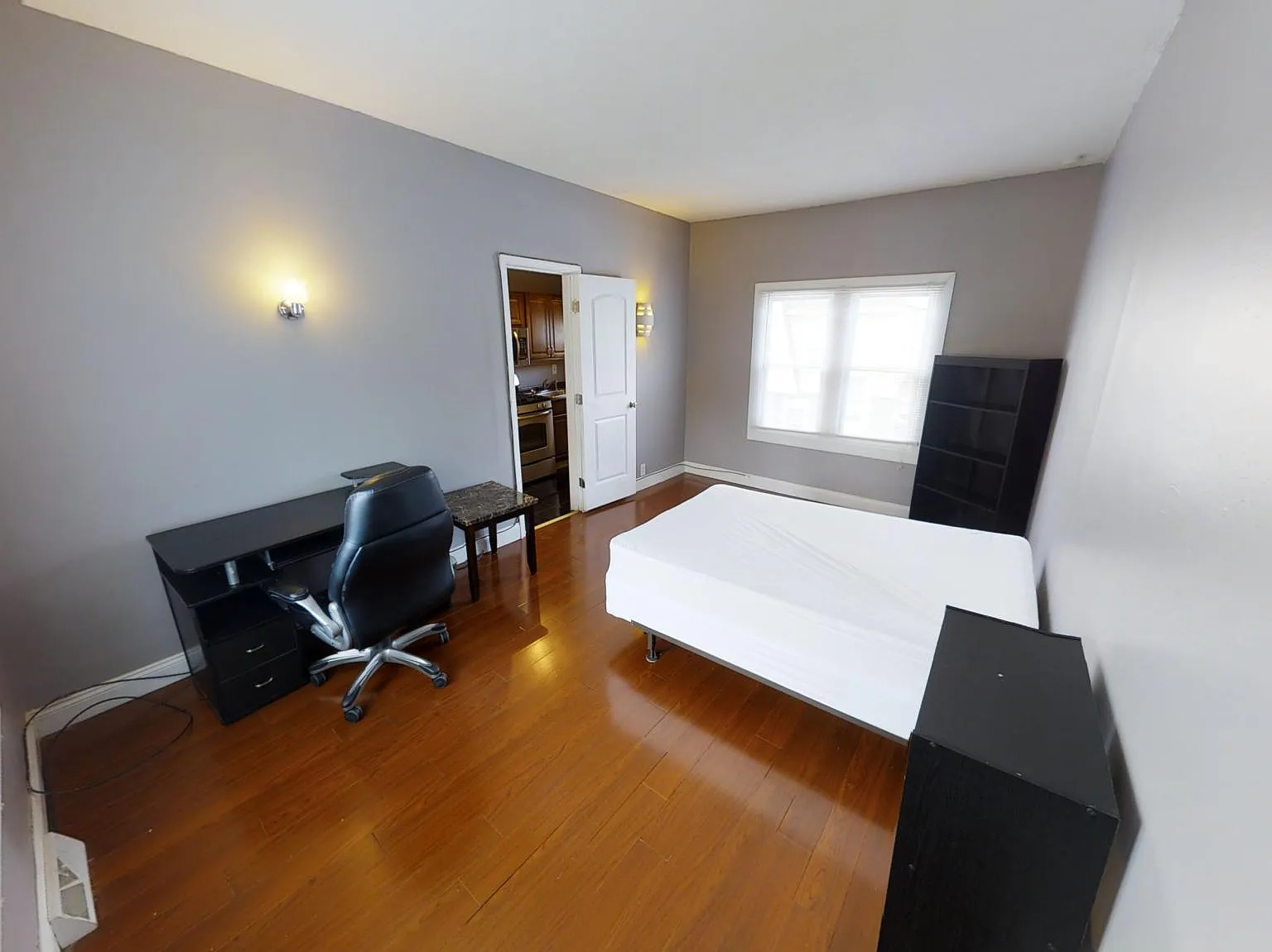 1 bed, 1015 sqft, $1,425 — Photo 2
