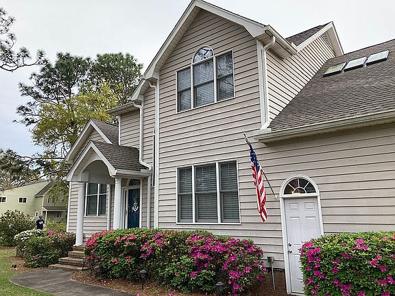 2nd image of 2 Deerwood Cir