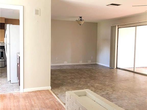 3rd image of 206 SE 44th St