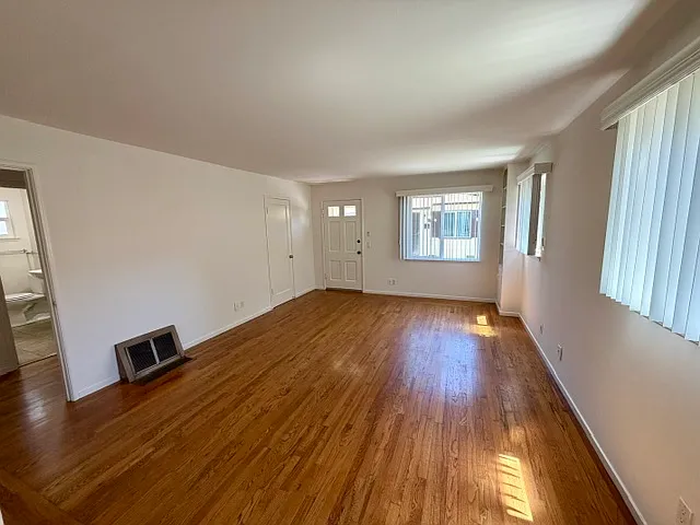 2040 Wellesley St #2040 — Photo 5