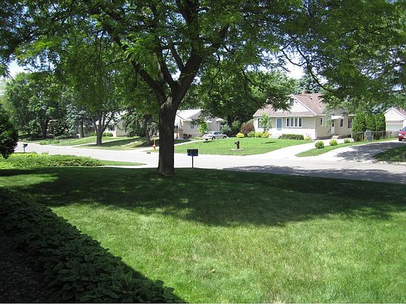 2nd image of 1964 Price Ave