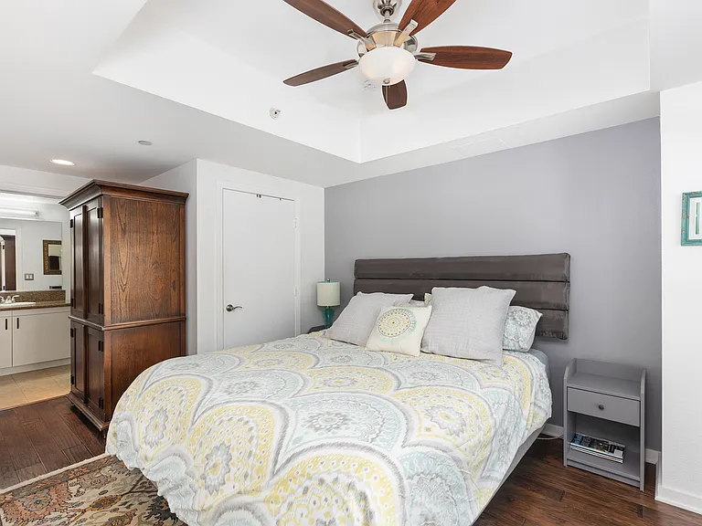 875 G St #302 — Photo 12