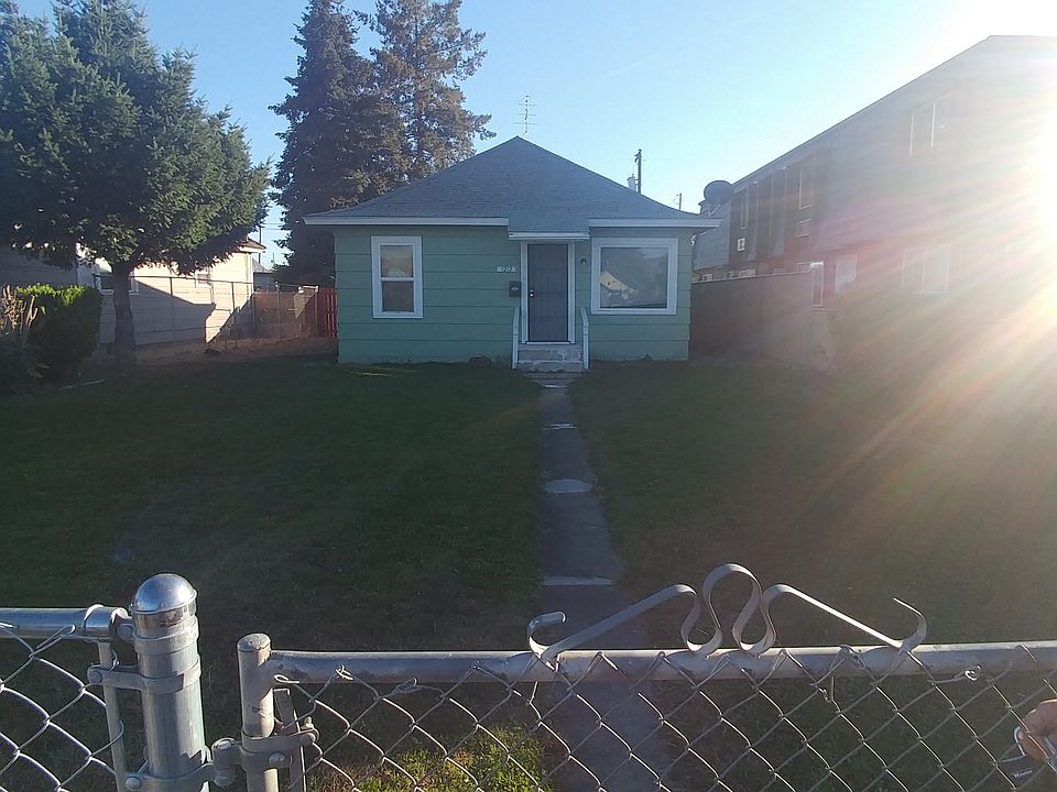 cute curb appeal,new paint