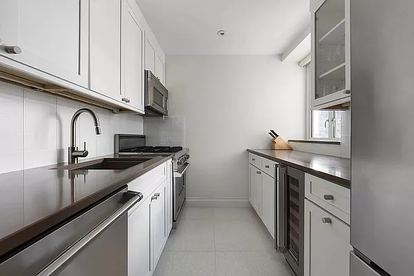 Rented by Douglas Elliman | media 10