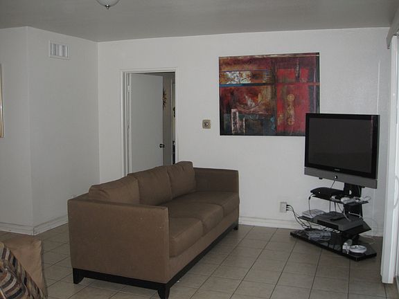 4th image of 1025 Sherwood Ln