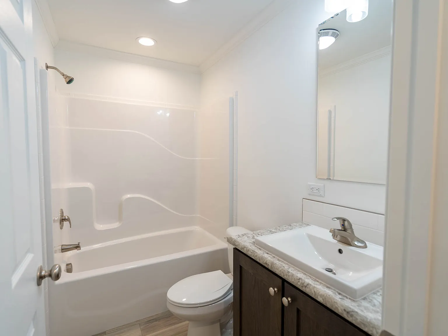 3 bed, 1400 sqft, $1,700 — Photo 4