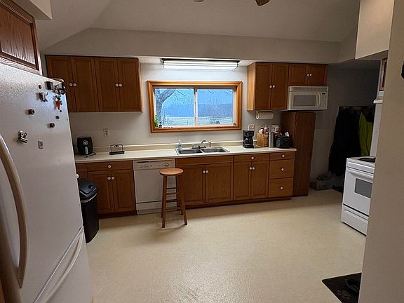 5th image of 14293 Gilchrist Rd