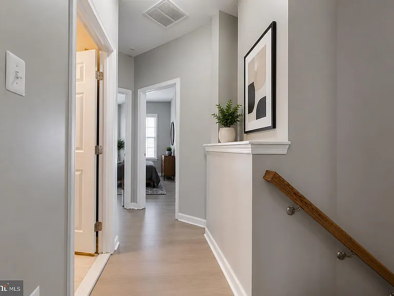 1739 Theale Way — Photo 31