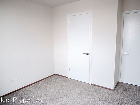 3rd image of 3575 N Oakland Ave #9867791