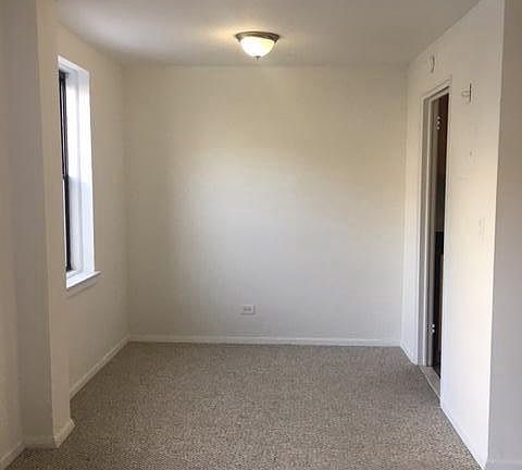 4th image of 500 Riverdale Ave APT 2C