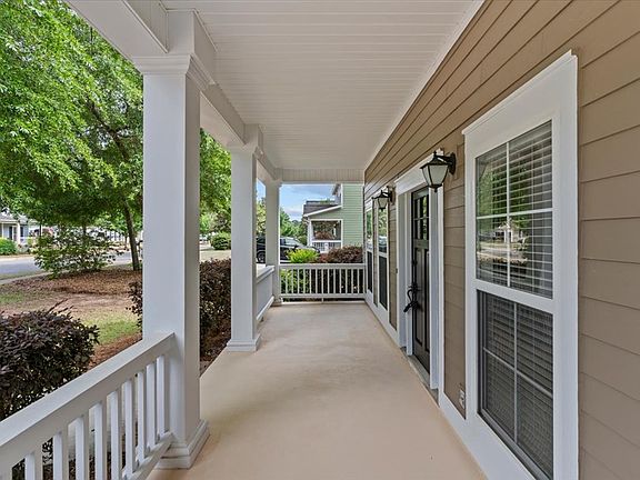 3rd image of 1113 Orchard Cir