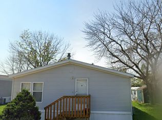 103 Simpson St SW, Cedar Rapids, IA 52404
