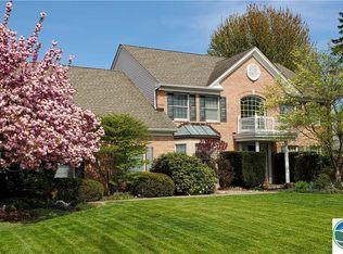 2215 Apple Rd, Fogelsville, PA 18051