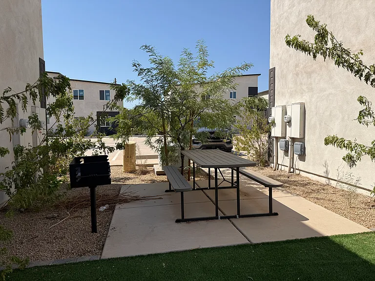 4037 S 12th St #205 — Photo 28