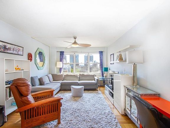 3rd image of 166 E 35th St APT 14E