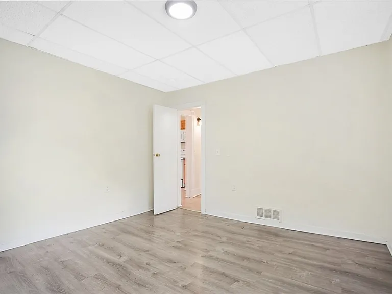 1614 Dwight St #2 — Photo 17