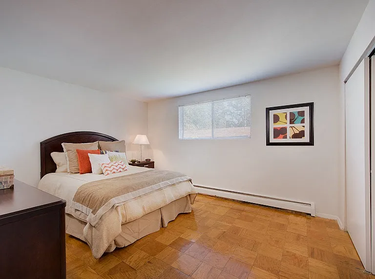 Layton Hall Apartments — Photo 5