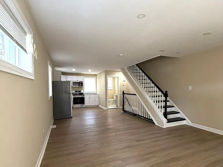 5391 Chillum Pl NE — Photo 2