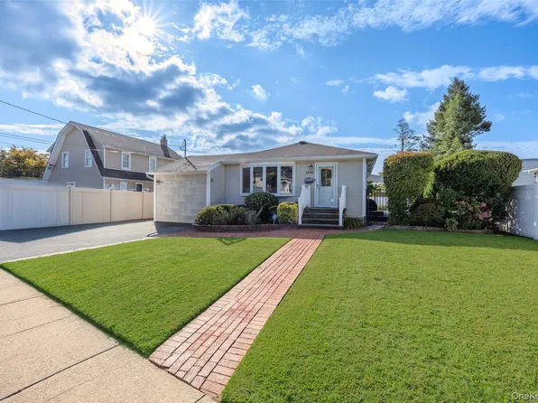 1296 Leslie Lane, Bellmore, NY 11710