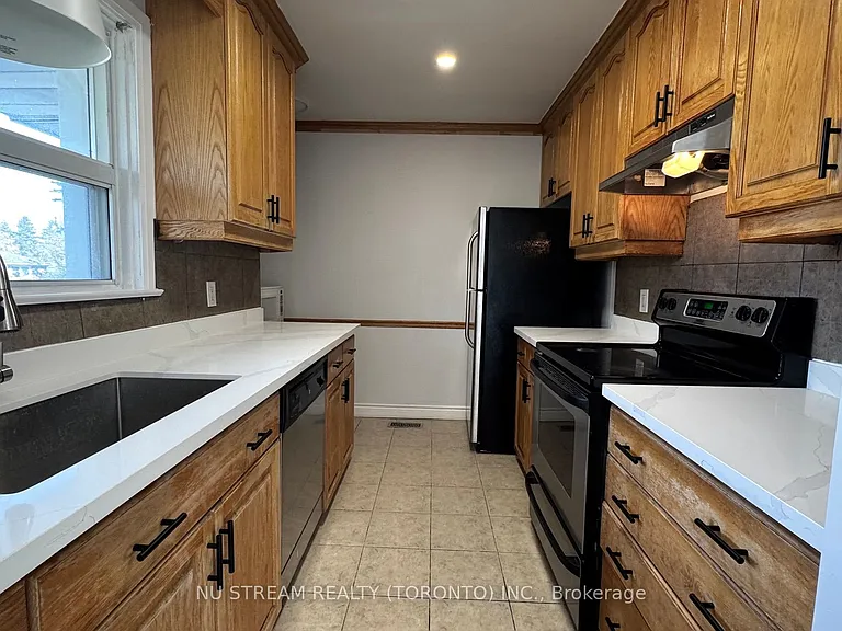 261 Essex Ave — Photo 7