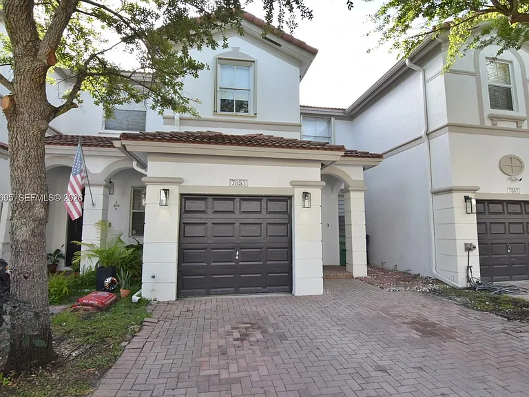 7855 NW 110th Ave #7855 — Photo 3