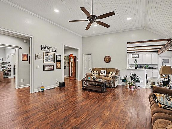 4th image of 967 Tope Rd