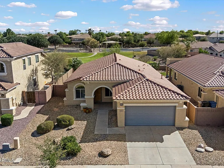949 E Indian Wells Pl — Photo 1