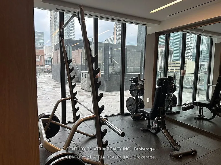77 Shuter St #725 — Photo 39