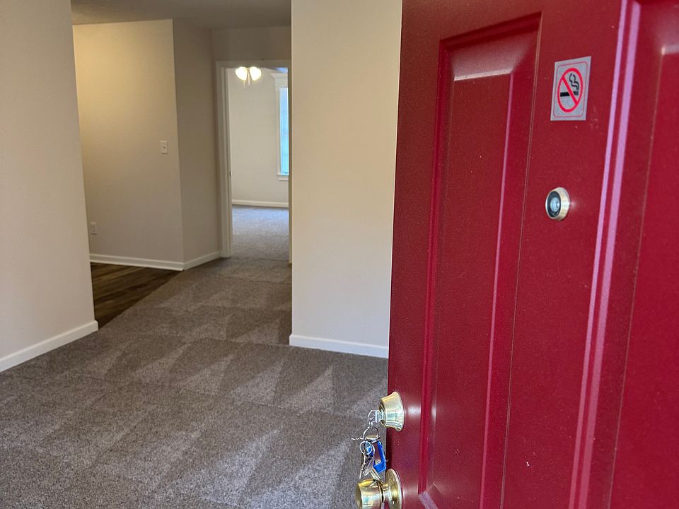 Non-smoking and no pets. Second level apartment. Brand new Mohawk flooring.