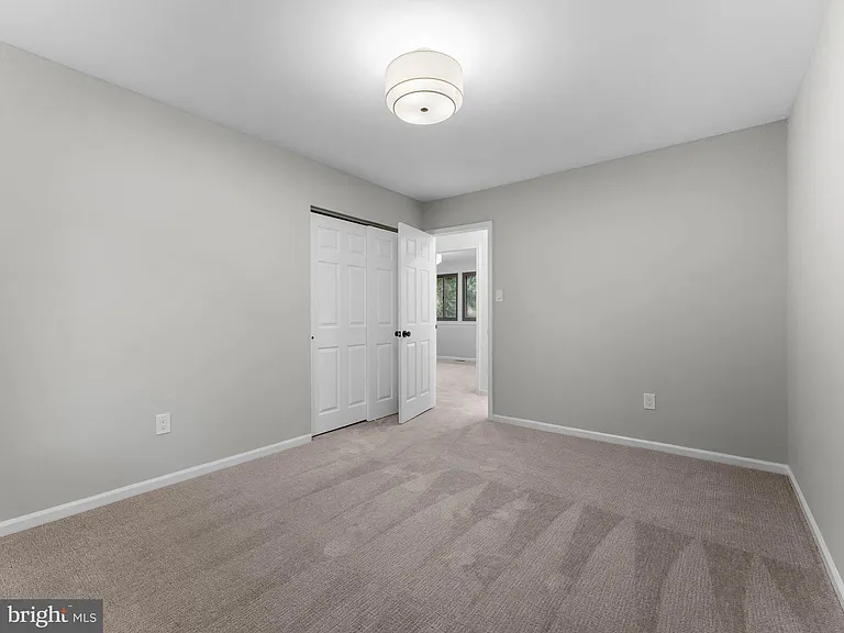 1 Bronwood Dr — Photo 45