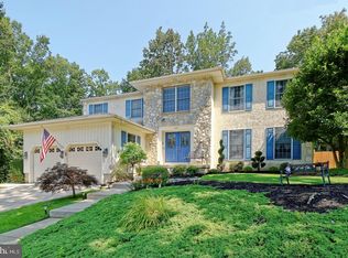 104 Robert Ct, Turnersville, NJ 08012