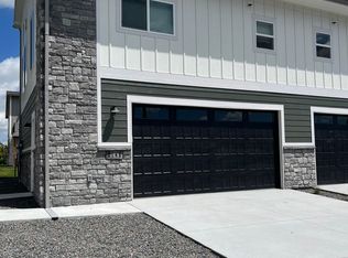 214 Miller Ln, Cheyenne, WY 82009