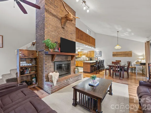 501 Woodfield Dr, Asheville, NC 28803