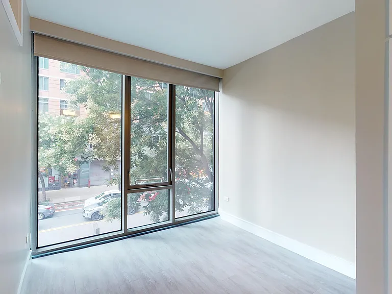 237 E 34th St #202 — Photo 4