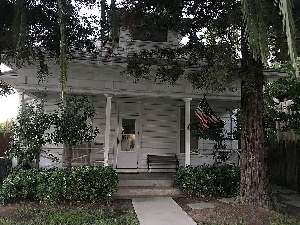 2nd image of 1809 W Lockeford St