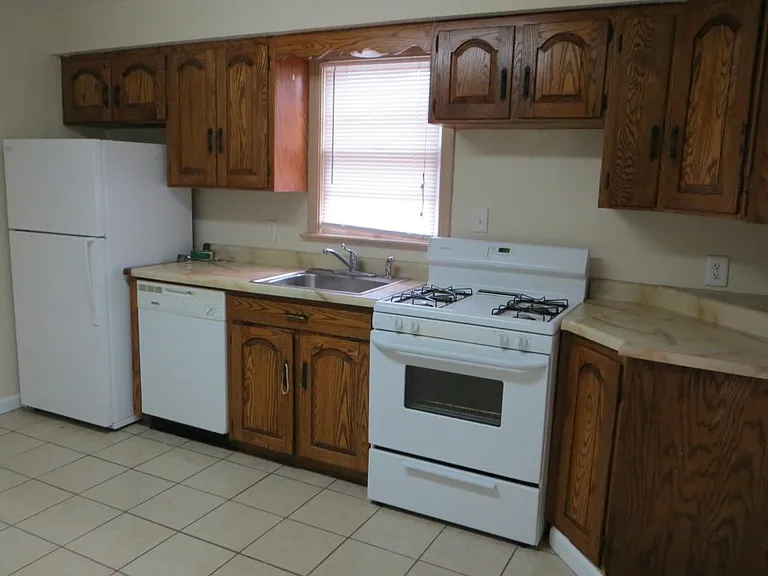 305 W Northview Ave — Photo 10