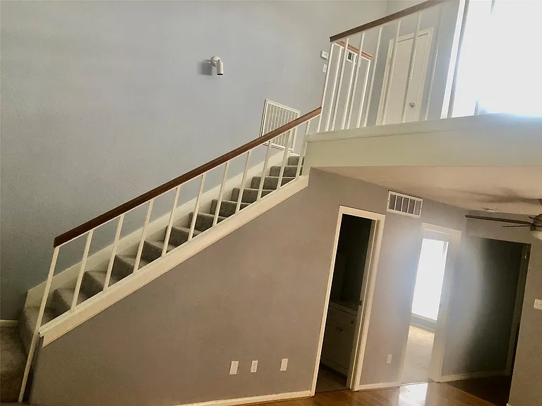 3150 Walnut Bend Ln #618 — Photo 6