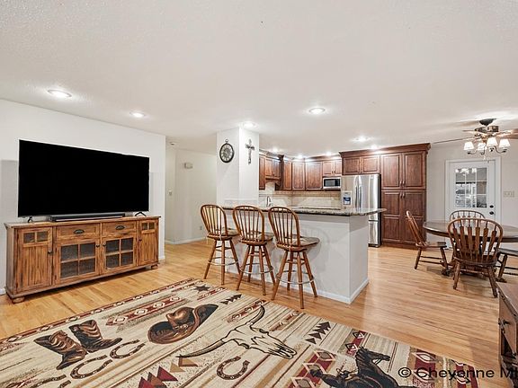 5th image of 6135 Shaun Ave
