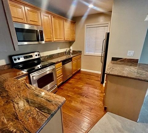 3rd image of 101 Kinross Dr APT 1