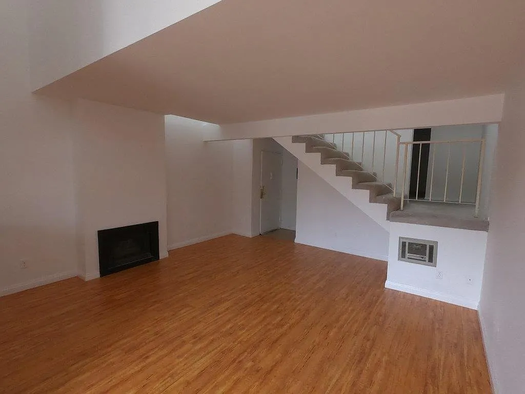 1 bed, $2,395 — Photo 2