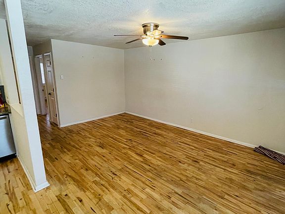 4th image of 938 W Ocean View Ave APT 10