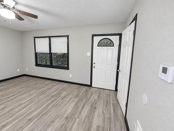 4th image of 2722 E 9th St