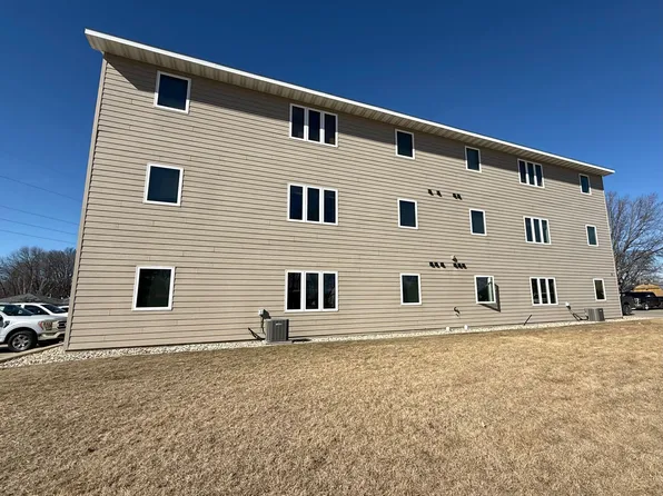 908 Arrow Ave NE, 908 Arrow Ave NE #3, Watertown, SD 57201