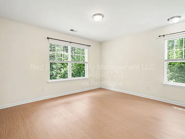 10420 Benfield Rd — Photo 22
